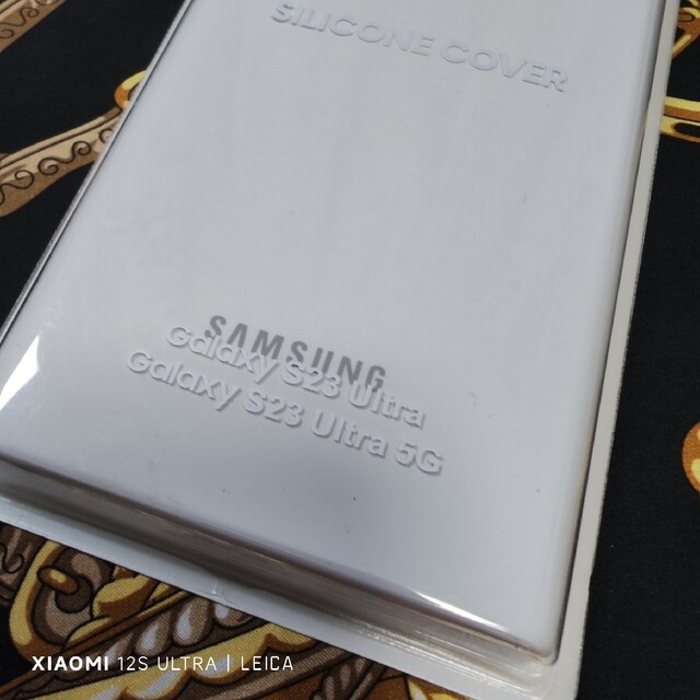 Galaxy(ギャラクシー)のSamsung Galaxy S23 Ultra ロゴ入り純正シリコンケース 白 スマホ/家電/カメラのスマホアクセサリー(Androidケース)の商品写真