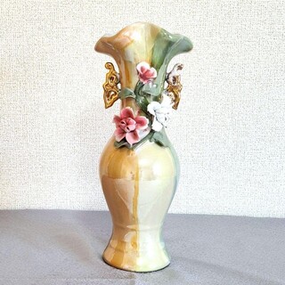 花の飾りをあしらった　キラキラの花瓶(花瓶)