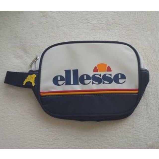 ellesse(エレッセ)の鹿バッジ付★セカンドポーチ／ellesse（エレッセ） スポーツ/アウトドアのテニス(バッグ)の商品写真