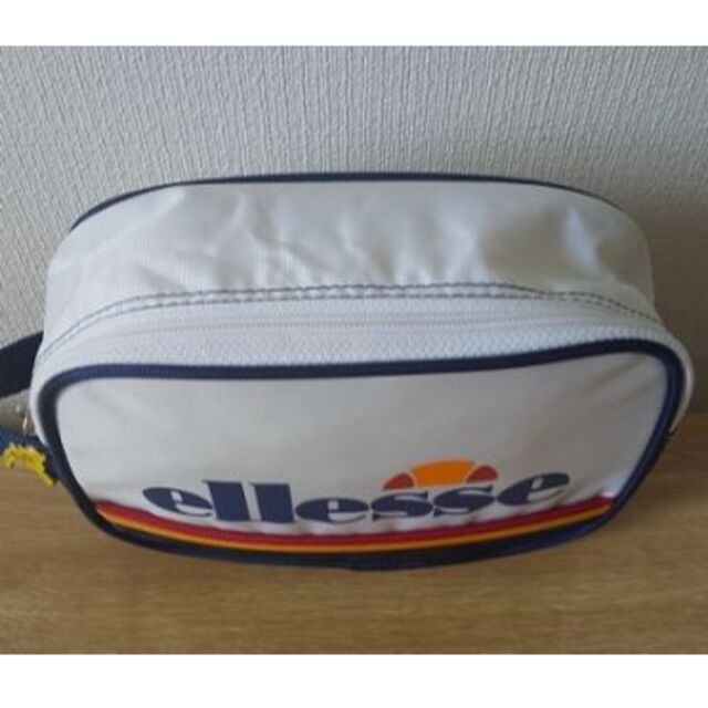 ellesse(エレッセ)の鹿バッジ付★セカンドポーチ／ellesse（エレッセ） スポーツ/アウトドアのテニス(バッグ)の商品写真