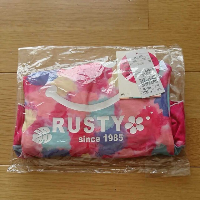 RUSTY(ラスティ)の新品 RUSTY ワンピース 水着 100㎝ ピンク キッズ/ベビー/マタニティのキッズ服女の子用(90cm~)(水着)の商品写真