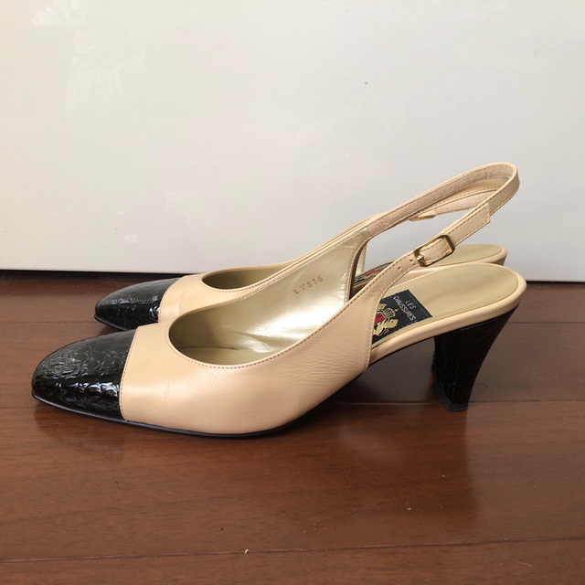 バックベルトパンプス　MIHAMA レディースの靴/シューズ(ハイヒール/パンプス)の商品写真