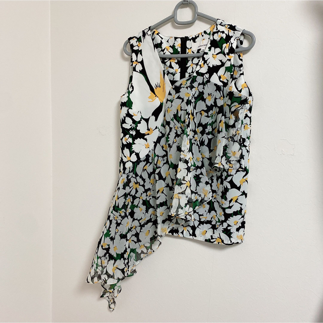 美品!アキラナカ 花柄トップス 人気特価 axishcl.com