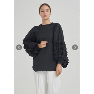 サークルフリルスリーブブラウス yori ブラックの通販 by pari♡shop