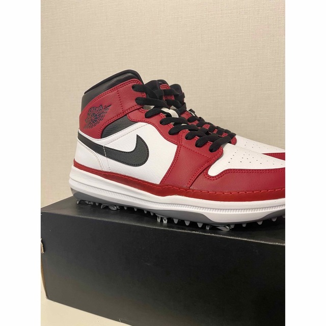 NIKE(ナイキ)のNIKE AIR JORDAN 1 MID CHICAGO ゴルフシューズ スポーツ/アウトドアのゴルフ(シューズ)の商品写真