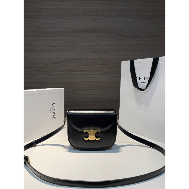 トップ celine - CELINE ティーン ブザス トリオンフ シャイニーカーフ