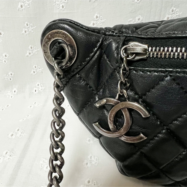CHANEL(シャネル)の【専用】CHANEL ボディバッグ クロスボディ マトラッセ ココマーク レディースのバッグ(ショルダーバッグ)の商品写真
