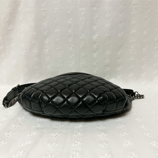 CHANEL(シャネル)の【専用】CHANEL ボディバッグ クロスボディ マトラッセ ココマーク レディースのバッグ(ショルダーバッグ)の商品写真