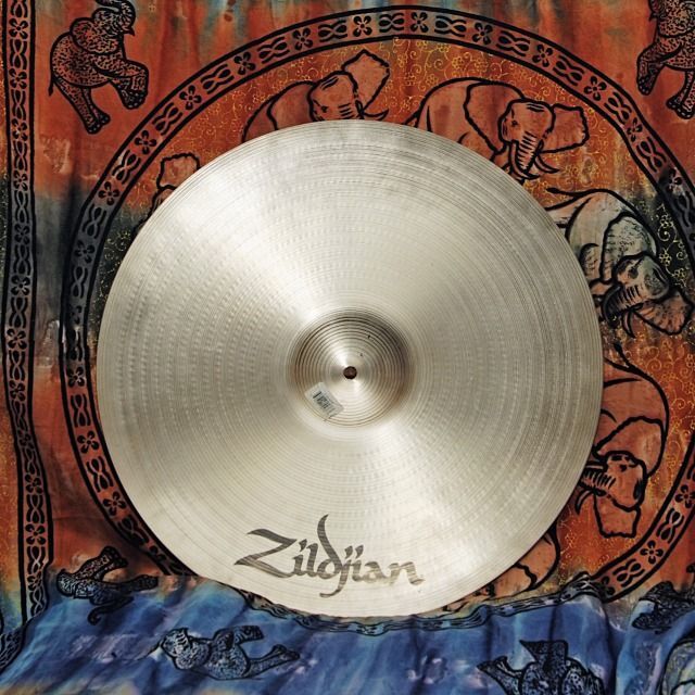 Aジルジャン A Zildjian Medium Ride 20' 白抜き後 の通販 by