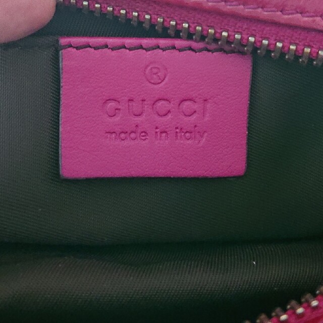 GUCCI グッチ エナメル ポーチ ソフトパテントレザーポーチ GUCCI グッチ エナメル ポーチ ソフトパテントレザーポーチ