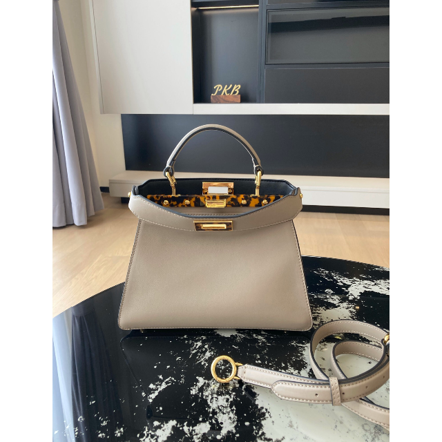 アウトレット 美品 【FENDI】ショルダーバッグ セレリア 斜めかけ