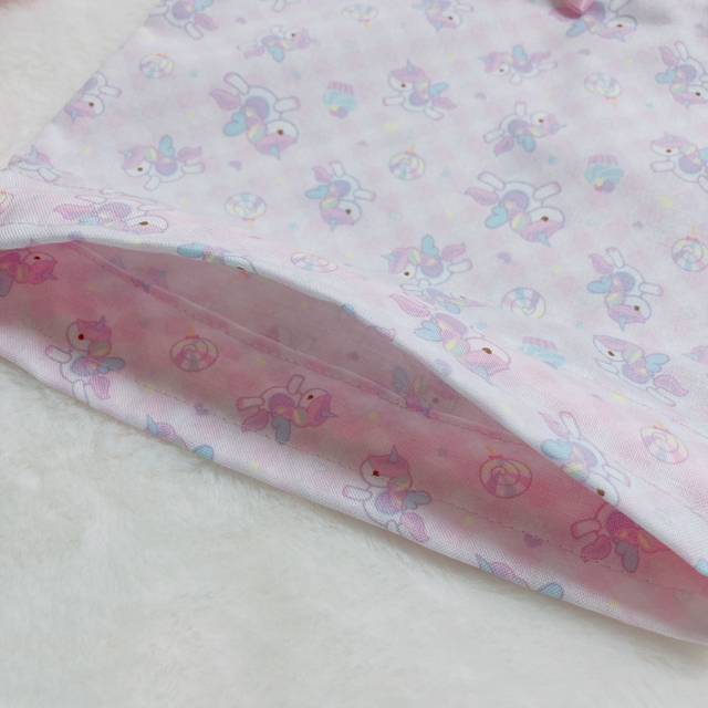 ミニユニコーン カラフルストライプ ピンク 給食袋 ハンドメイドのキッズ/ベビー(外出用品)の商品写真