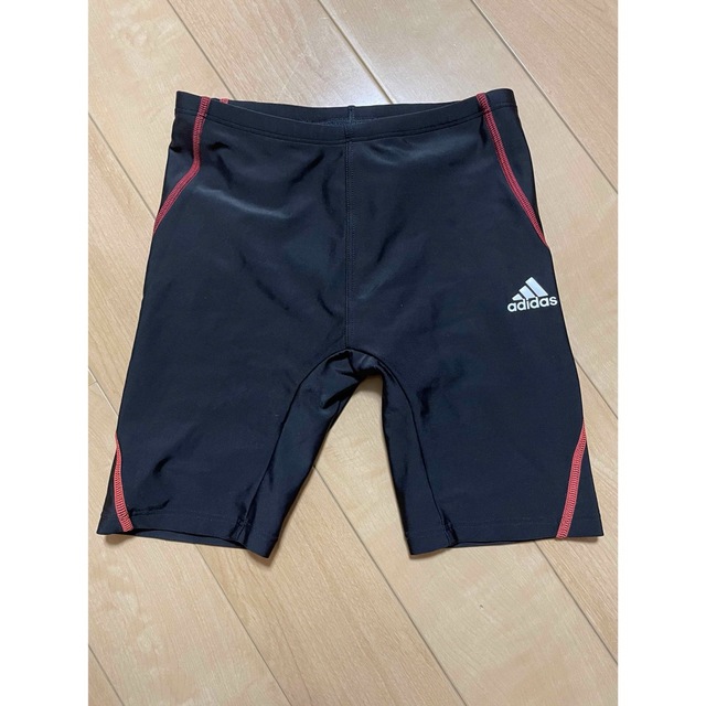 adidas(アディダス)のアディダス　140 水着 キッズ/ベビー/マタニティのキッズ服男の子用(90cm~)(水着)の商品写真