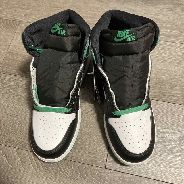 Jordan Brand（NIKE）(ジョーダン)のGS Jordan 1 High OG Celtics/Lucky Green レディースの靴/シューズ(スニーカー)の商品写真