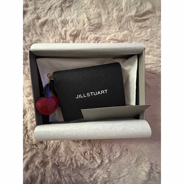 JILL by JILLSTUART(ジルバイジルスチュアート)のJILLSTUART ミニ財布 2つ折り レディースのファッション小物(財布)の商品写真