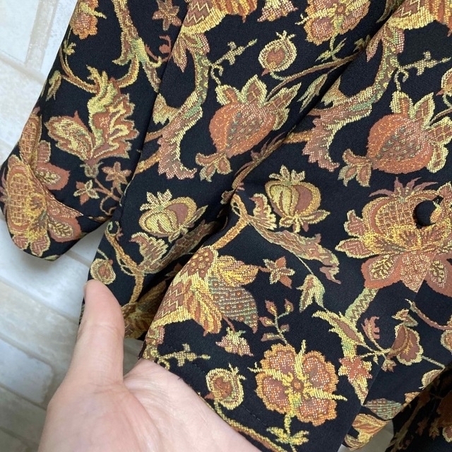 4点おまとめ 黒 オレンジ花柄 レトロプリント 柄シャツ お得なセール