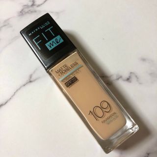 メイベリン(MAYBELLINE)のメイベリン フィットミー リキッドファンデーション　R 109(ファンデーション)