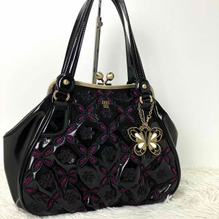 アナスイ(ANNA SUI)の極美品 アナスイ がま口 ハンドバッグ 黒 エナメル 蝶 刺繍 花柄(ハンドバッグ)