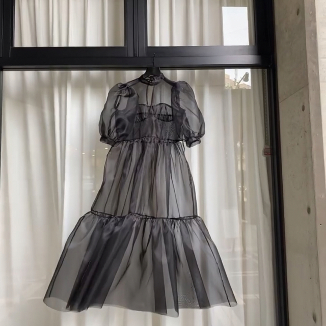 Her Praha dress litmus lutens herpraha - www.smithlabresearch.org