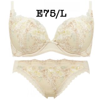 トリンプ(Triumph)のE75/L◆トリンプ 天使のブラ魔法のハリ感TR556◆ブラ＆ショーツセット◆(ブラ&ショーツセット)