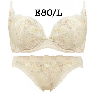 トリンプ(Triumph)のE80/L◆トリンプ 天使のブラ魔法のハリ感TR556◆ブラ＆ショーツセット◆(ブラ&ショーツセット)