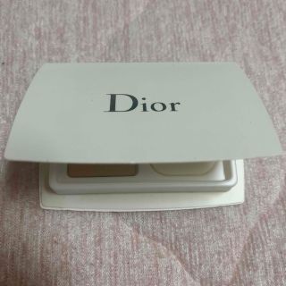 ディオール(Dior)のDIORSNOW ファンデーション　ライトベージュ(ファンデーション)