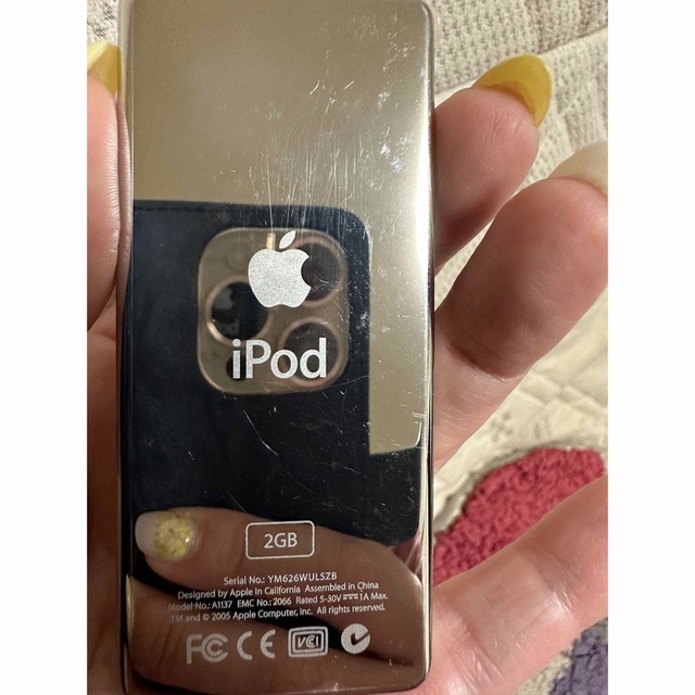 Apple(アップル)のAPPLE iPod nano 2GB MA004J/A(W)アクセまとめ売り スマホ/家電/カメラのオーディオ機器(ポータブルプレーヤー)の商品写真