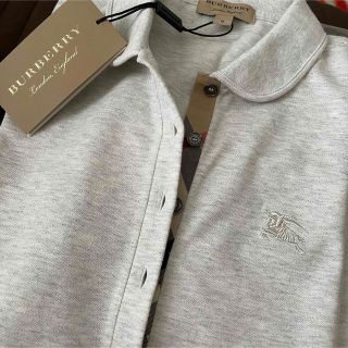 バーバリー(BURBERRY)の〈新品タグ付き〉Burberry 丸襟 バブスリーブ ポロシャツ(ポロシャツ)