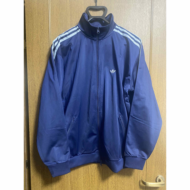 adidas(アディダス)のadidas トラックジャケット ジェンダーニュートラル ネイビー Lサイズ メンズのトップス(ジャージ)の商品写真