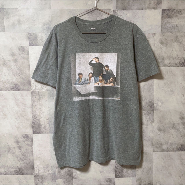 Old Navy(オールドネイビー)のOLD NAVY オールドネイビー　Tシャツ　FRIENDS フレンズ　Lサイズ メンズのトップス(Tシャツ/カットソー(半袖/袖なし))の商品写真