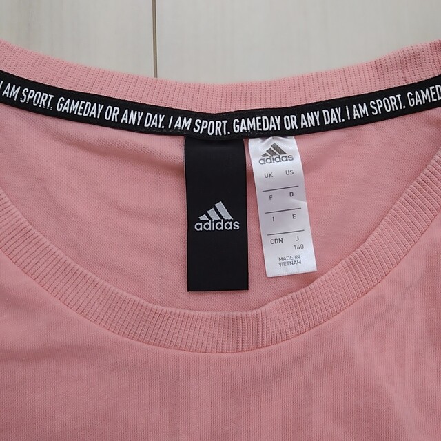 adidas(アディダス)のアディダス 半袖 Tシャツ 140 ピンク 女の子 adidas キッズ/ベビー/マタニティのキッズ服女の子用(90cm~)(Tシャツ/カットソー)の商品写真