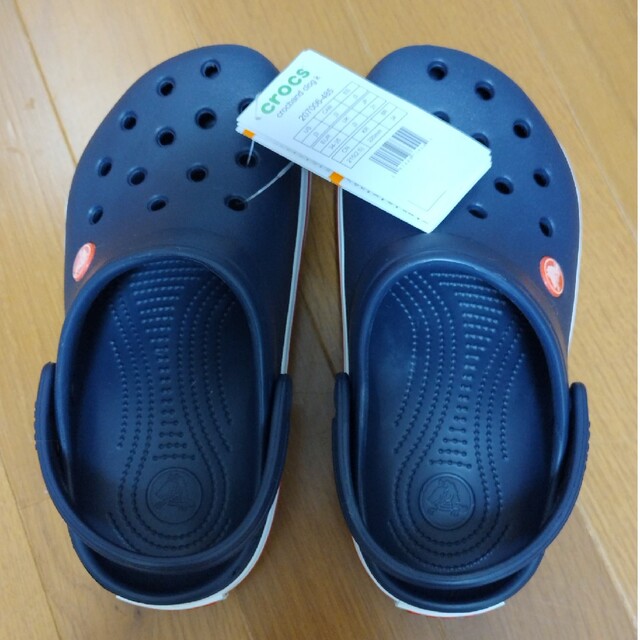 crocs(クロックス)のｃｒｏｃｓキッズサンダル キッズ/ベビー/マタニティのキッズ靴/シューズ(15cm~)(サンダル)の商品写真