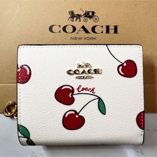 コーチ(COACH)のCOACH  ハート チェリー プリント スナップウォレット 折り財布(財布)