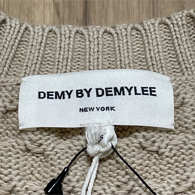 DEMYLEE(デミリー)のデミーバイデミリー ケーブル カーディガン 新品未使用 レディースのトップス(カーディガン)の商品写真
