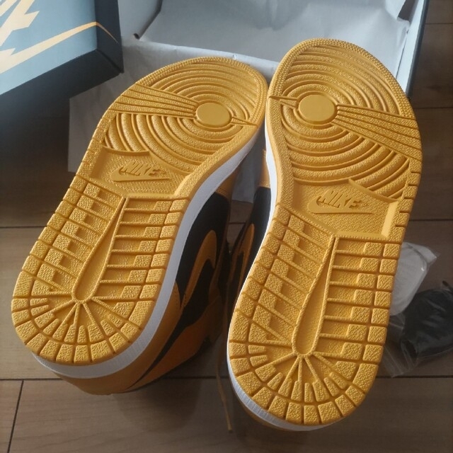 NIKE(ナイキ)の【28cm】ナイキ Air Jordan 1 High OG "Pollen" メンズの靴/シューズ(スニーカー)の商品写真