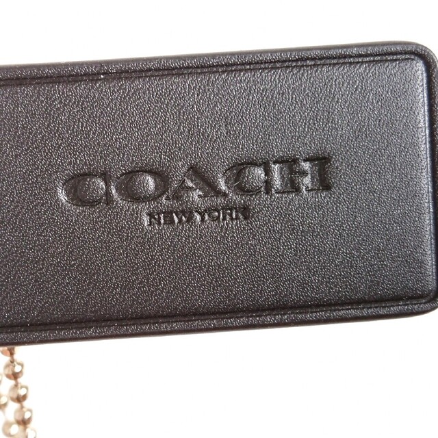 COACH(コーチ)の美品COACH【コーチ】革タグ バッグチャーム 黒 レディースのファッション小物(キーホルダー)の商品写真