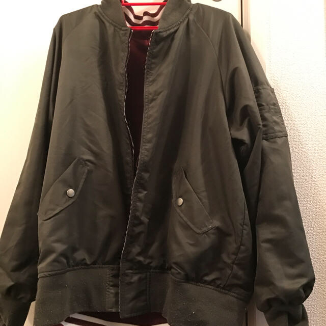 しまむら(シマムラ)の赤 スタジャン リバーシブル レディースのジャケット/アウター(スタジャン)の商品写真