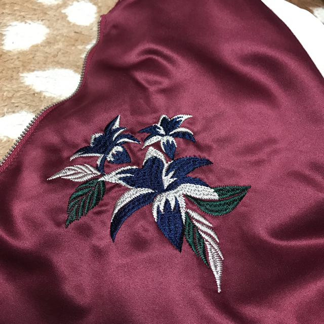 しまむら(シマムラ)の赤 スタジャン リバーシブル レディースのジャケット/アウター(スタジャン)の商品写真