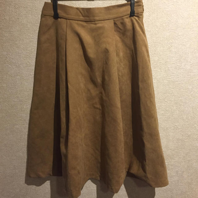 KBF(ケービーエフ)の美品 KBF スカート レディースのスカート(ひざ丈スカート)の商品写真
