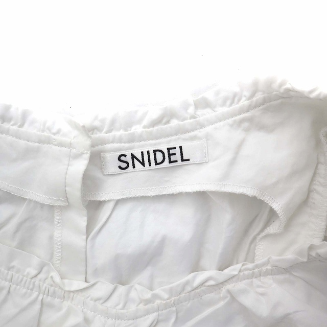 SNIDEL(スナイデル)のスナイデル snidel コットンボリュームパフブラウス ペプラム レディースのトップス(シャツ/ブラウス(半袖/袖なし))の商品写真