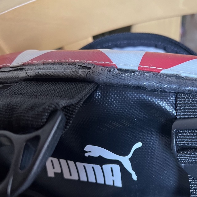 PUMA(プーマ)のPUMAのリュック　赤×白　ユーズド メンズのバッグ(バッグパック/リュック)の商品写真