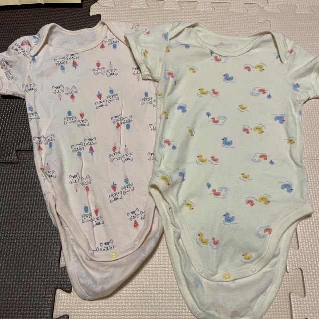 UNIQLO(ユニクロ)の赤ちゃん　子供　肌着　サイズ80（１枚）90（1枚）送料込み　ベビー キッズ/ベビー/マタニティのベビー服(~85cm)(肌着/下着)の商品写真