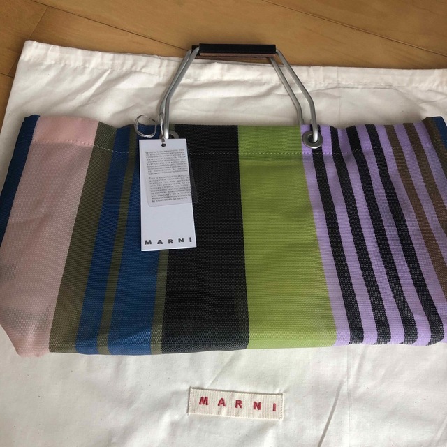 Marni(マルニ)のMARNI マルニ　美品　マルニ　MARNI ストライプバッグ  人気カラー レディースのバッグ(トートバッグ)の商品写真