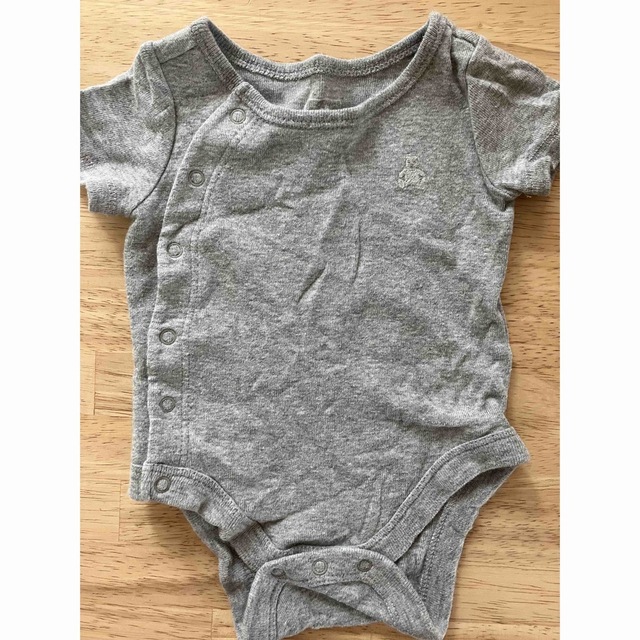 babyGAP(ベビーギャップ)のbaby gap ロンパース　4枚 キッズ/ベビー/マタニティのベビー服(~85cm)(ロンパース)の商品写真