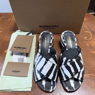 バーバリー(BURBERRY)の箱付き！ BURBERRY レディース サンダル 23.5cm(サンダル)