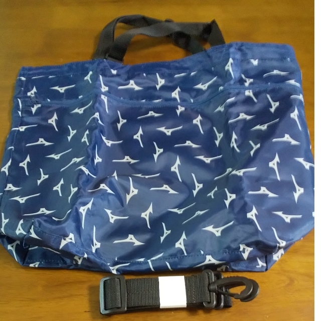 MIZUNO(ミズノ)のMIZUNO リバーシブルバック レディースのバッグ(トートバッグ)の商品写真