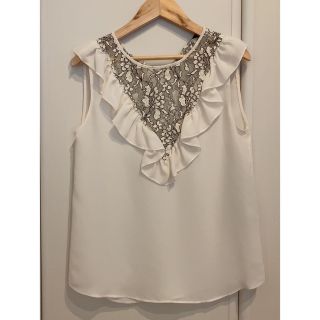 ザラ(ZARA)のZARA   ノースリーブレース　フリフリ　xs(シャツ/ブラウス(半袖/袖なし))