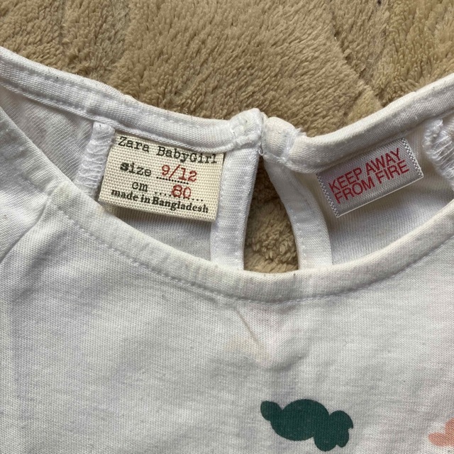 ZARA KIDS(ザラキッズ)のZARA BABY フリル袖Tシャツ　80cm キッズ/ベビー/マタニティのベビー服(~85cm)(Ｔシャツ)の商品写真