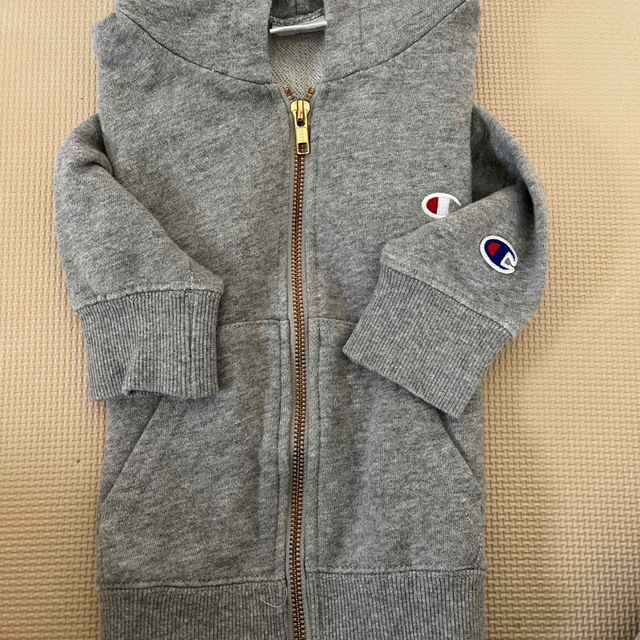 Champion(チャンピオン)のChampion チャンピオン　パーカー キッズ/ベビー/マタニティのキッズ服男の子用(90cm~)(Tシャツ/カットソー)の商品写真