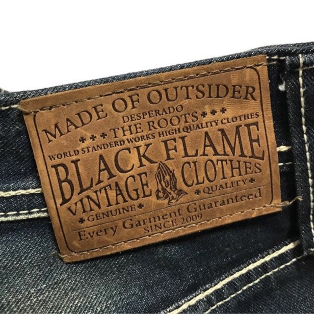 BLACK FLAME(ブラックフレイム)のBLACK FLAME B36022 マリア刺繍 デニム ハーフパンツ メンズのパンツ(ショートパンツ)の商品写真